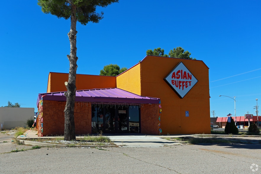 386 E Fry Blvd, Sierra Vista, AZ for lease - Building Photo - Image 3 of 9