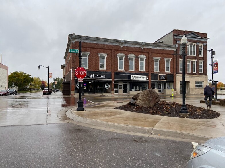 132 E Grand Ave, Wisconsin Rapids, WI for sale - Building Photo - Image 1 of 1