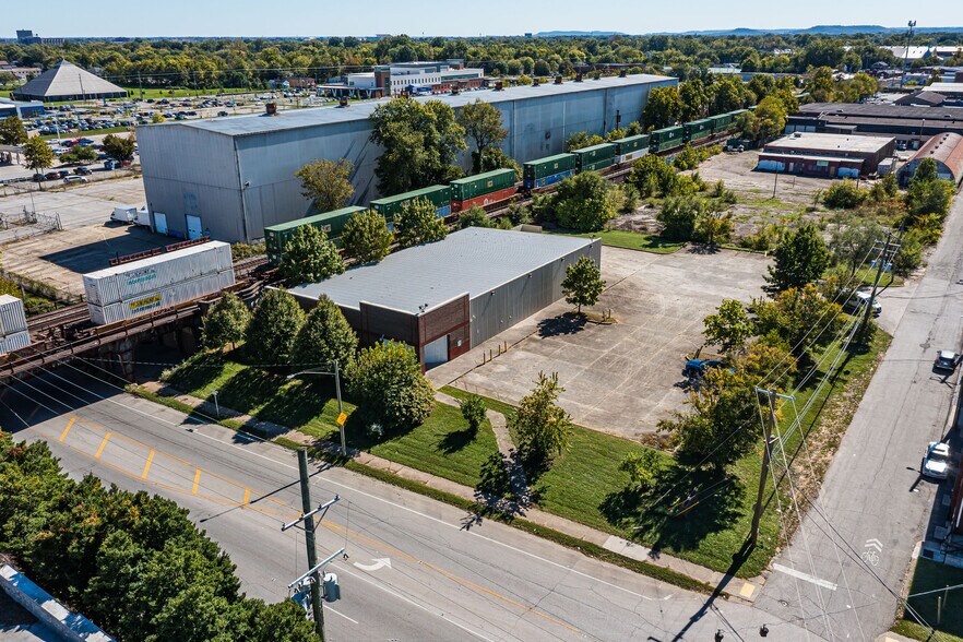 3036 W Broadway, Louisville, KY à vendre - Photo du bâtiment - Image 2 de 3