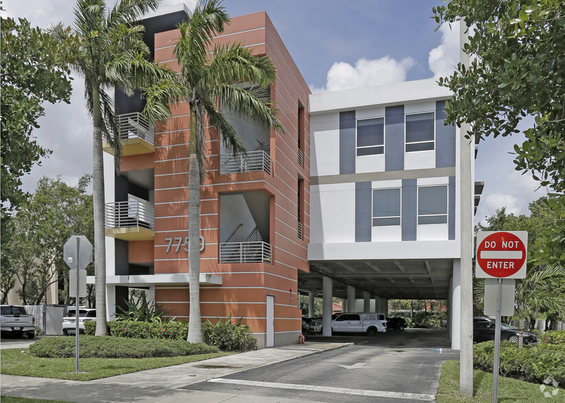 7750 SW 117th Ave, Miami, FL à louer - Photo principale - Image 1 de 37