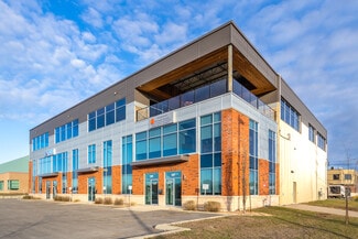 Plus de détails pour 1027 Boul Des Entreprises, Terrebonne, QC - Flex à vendre