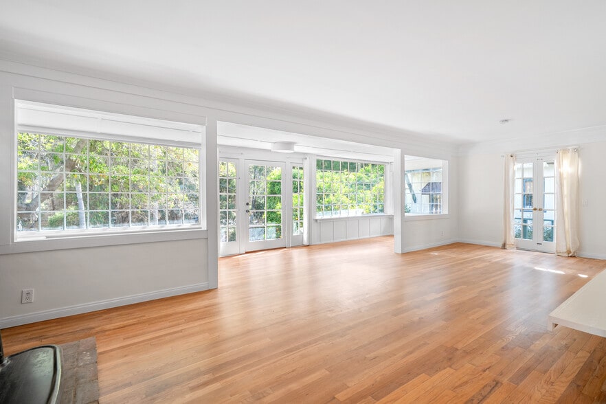 2024 Laurel Canyon Blvd, Los Angeles, CA for sale - Building Photo - Image 3 of 21