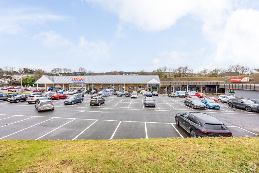 Kelburn St, Barrhead à louer - Photo du bâtiment - Image 2 de 6