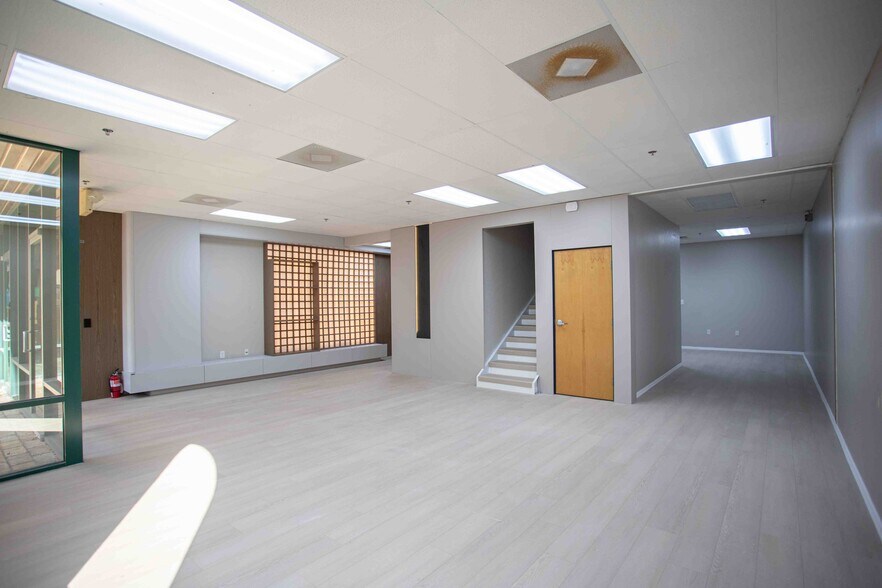 6979 Kingspointe Pkwy, Orlando, FL à louer - Photo du bâtiment - Image 2 de 17