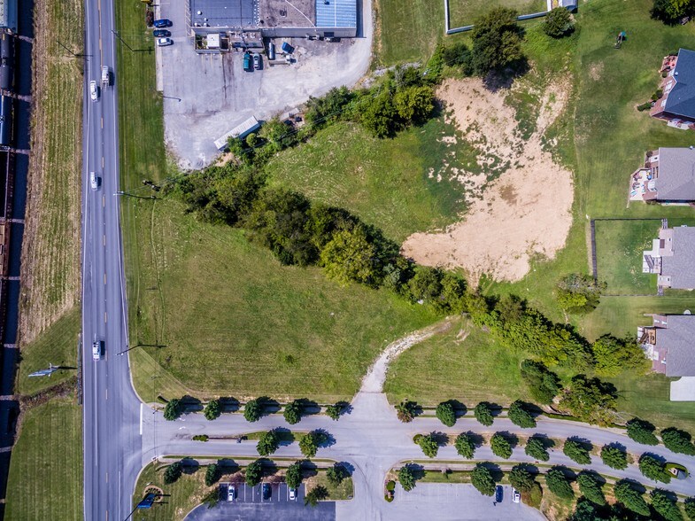 Copperfield Dr, Georgetown, IN à vendre - Photo du bâtiment - Image 2 de 2