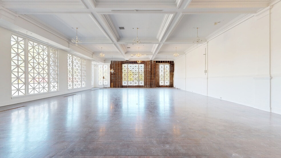 3862 SE Hawthorne Blvd, Portland, OR for sale - Matterport 3D Scan - Image 3 of 24