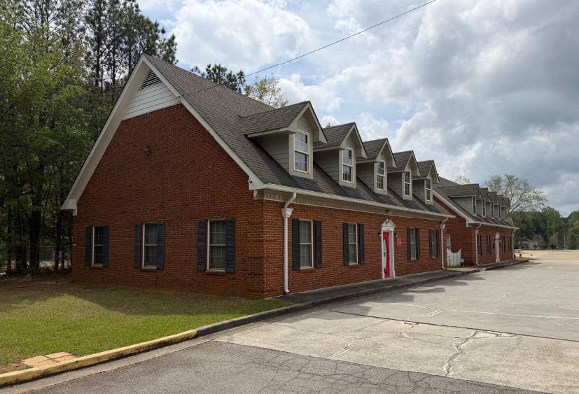 5450 Lilburn Stone Mountain Rd, Stone Mountain, GA for lease - Building Photo - Image 2 of 5
