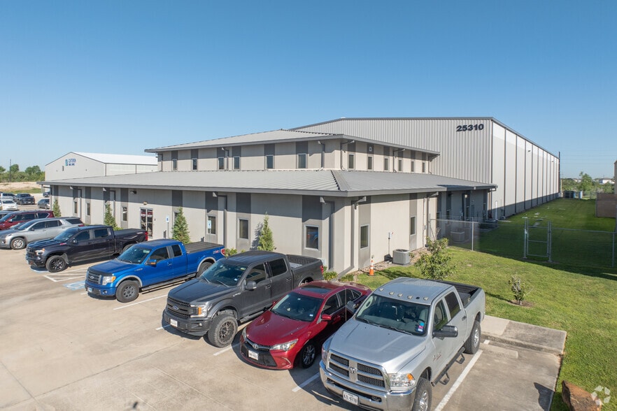25310 Clay Rd, Katy, TX for lease - Primary Photo - Image 2 of 6