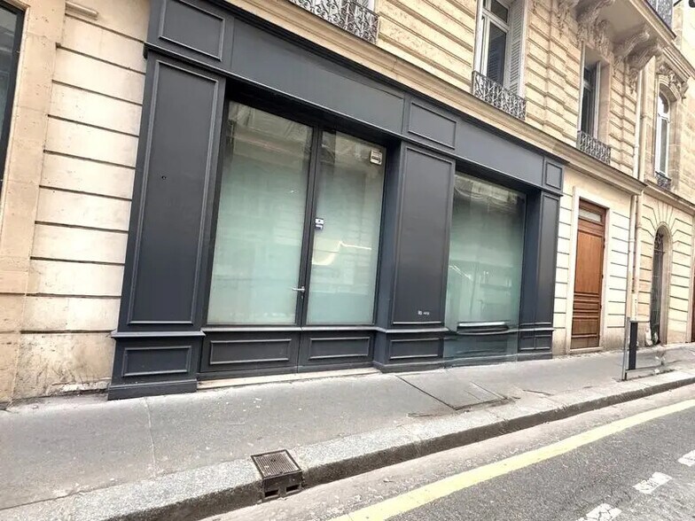Bureau/Commerce de détail dans Paris à louer - Photo du bâtiment - Image 1 de 8