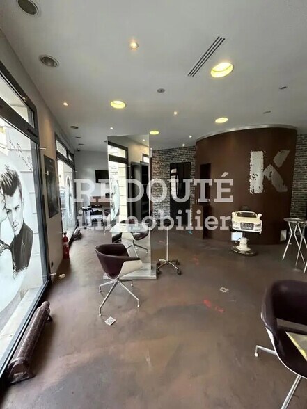 Retail in Reims for lease - Interior Photo - Image 3 of 4