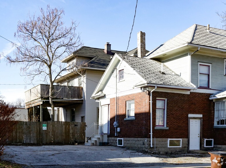 1914 E Michigan Ave, Lansing, MI à vendre - Photo du bâtiment - Image 2 de 2