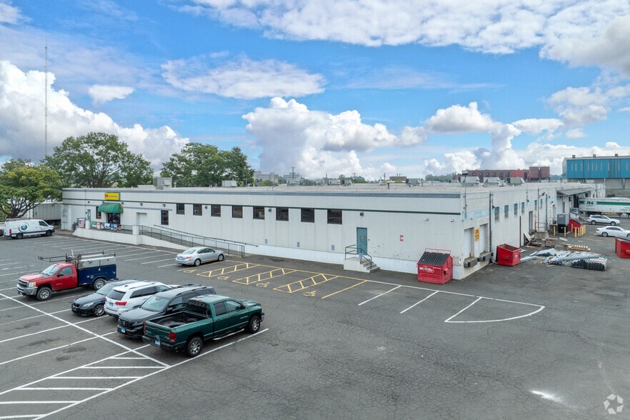57 Harbor View Ave, Stamford, CT for lease - Building Photo - Image 3 of 8