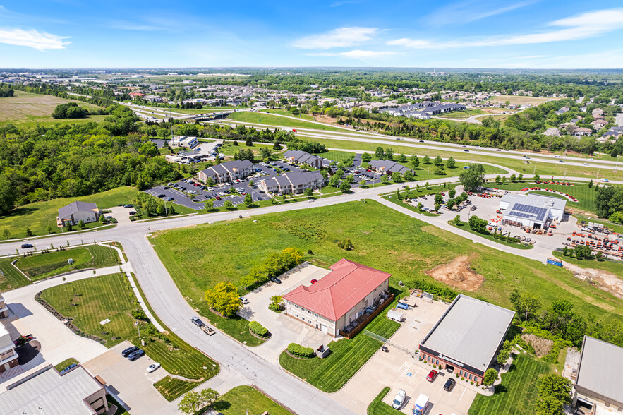 4120 NE Port Dr, Lee's Summit, MO for sale - Building Photo - Image 3 of 8