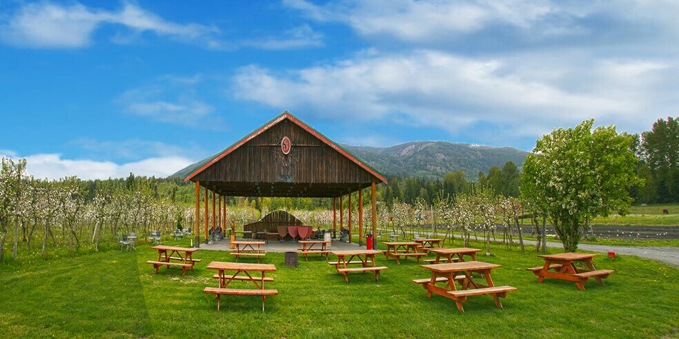 8233 Sims Rd, Sedro Woolley, WA à vendre - Photo principale - Image 1 de 6