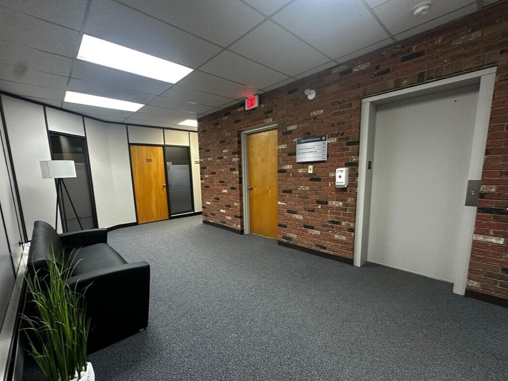 2445 13th Av, Regina, SK à louer Photo intérieure- Image 1 de 4