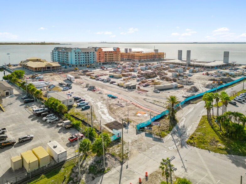 5440 W Tyson Ave, Tampa, FL à louer - Photo du bâtiment - Image 3 de 7