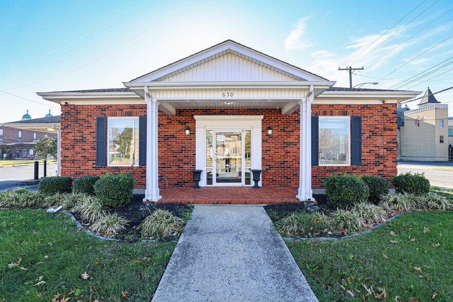 630 Jefferson St, Paducah, KY à vendre - Photo principale - Image 1 de 90