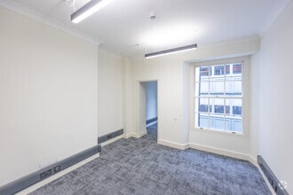 49-50 Queen Sq, Bristol à louer Photo intérieure- Image 1 de 2