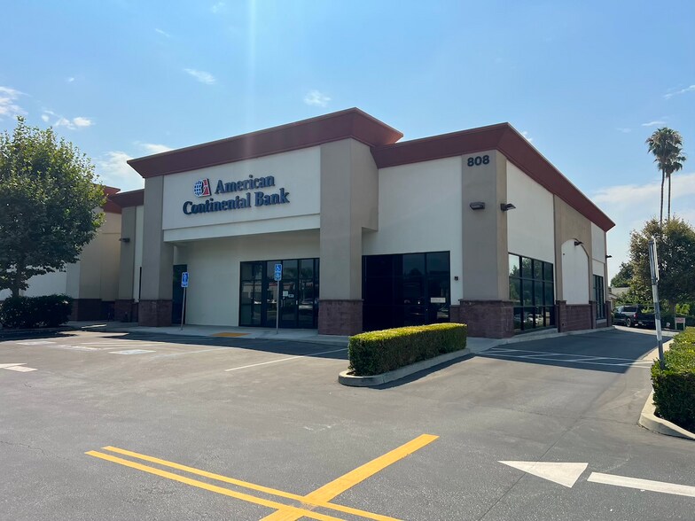 808-816 E Main St, Alhambra, CA à vendre - Photo du bâtiment - Image 3 de 11