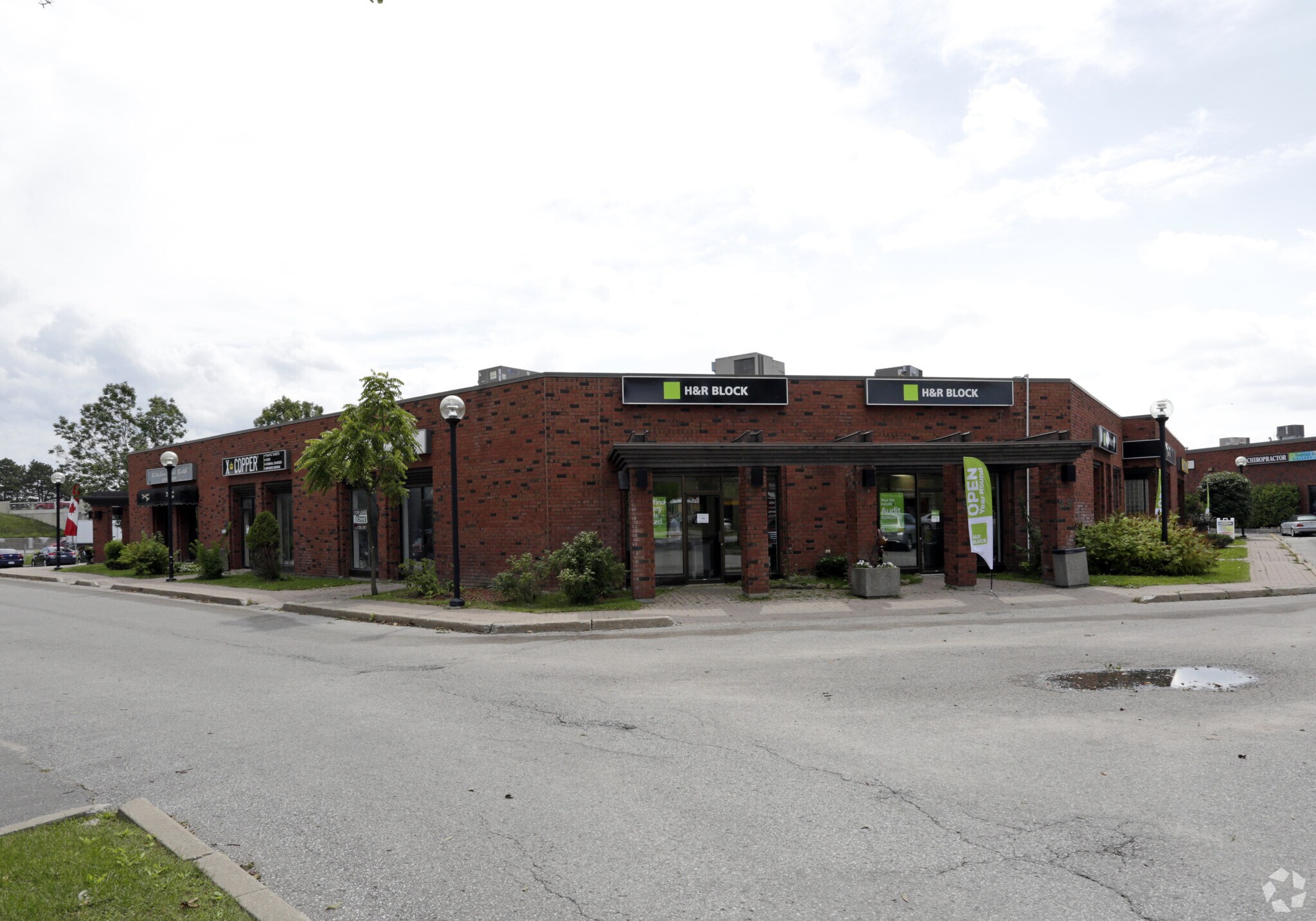 29-35 Cedar Pointe Dr, Barrie, ON for sale Primary Photo- Image 1 of 1