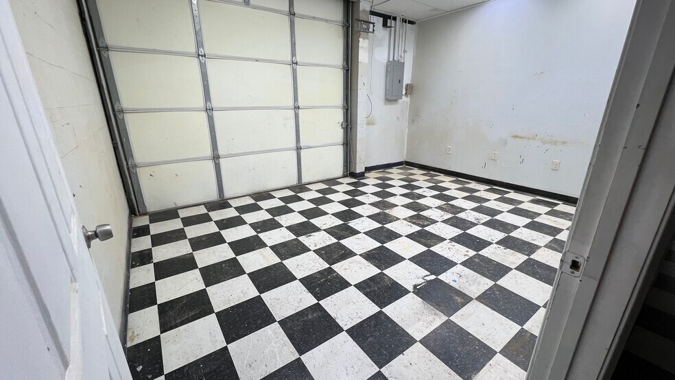 894 E Little Creek Rd, Norfolk, VA à louer - Photo du bâtiment - Image 3 de 22