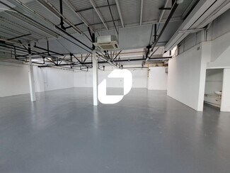 Plus de détails pour Bureau, Local d'activités à louer