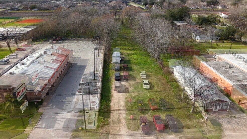 4627 Avenue H, Rosenberg, TX for sale - Commercial Listing Video - Image 2 of 3