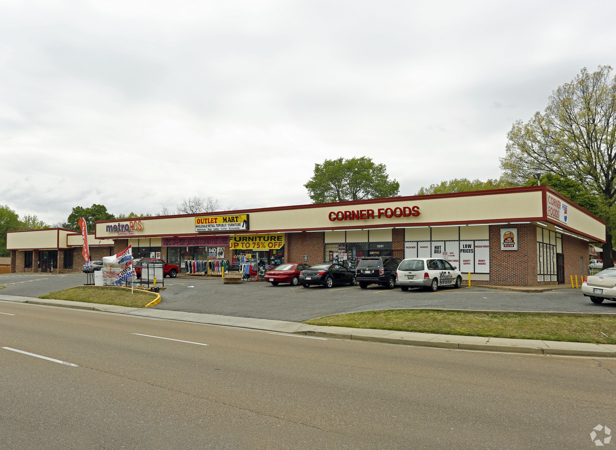 3241-3261 S 3rd St, Memphis, TN à vendre Photo du bâtiment- Image 1 de 4