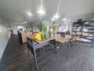 Plus de détails pour 5911 Meredith Dr, Urbandale, IA - Bureau à louer