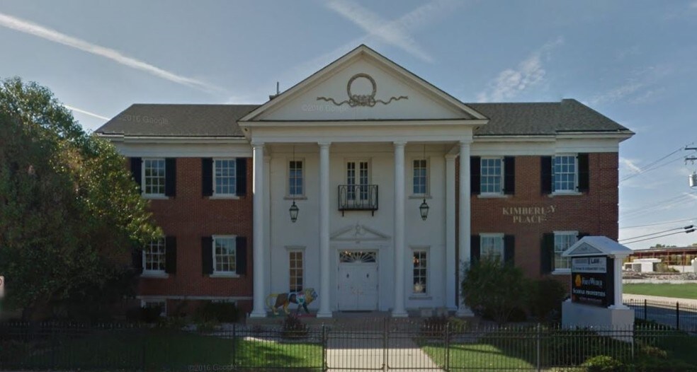 601 Oregon St, Oshkosh, WI à louer - Photo du bâtiment - Image 2 de 25