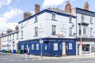 Plus de détails pour 2 Castle Rd, Scarborough - Commerce de détail à vendre