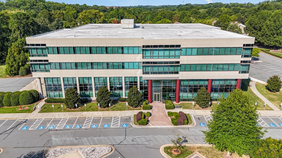 8740 Research Dr, Charlotte, NC for lease - Building Photo - Image 1 of 40