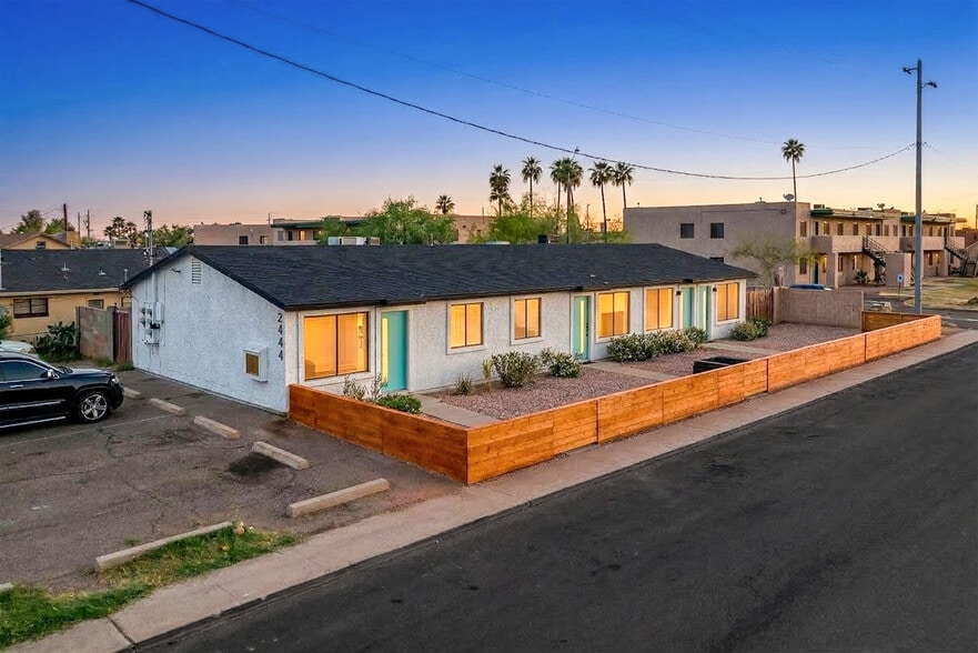 2444 E Willetta St, Phoenix, AZ à vendre - Photo du bâtiment - Image 3 de 55