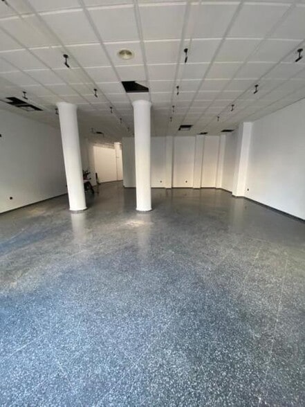 Retail in Elda, Alicante for sale - Interior Photo - Image 2 of 9