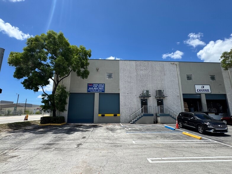 8700-8796 NW 100th St, Medley, FL for lease - Building Photo - Image 2 of 11