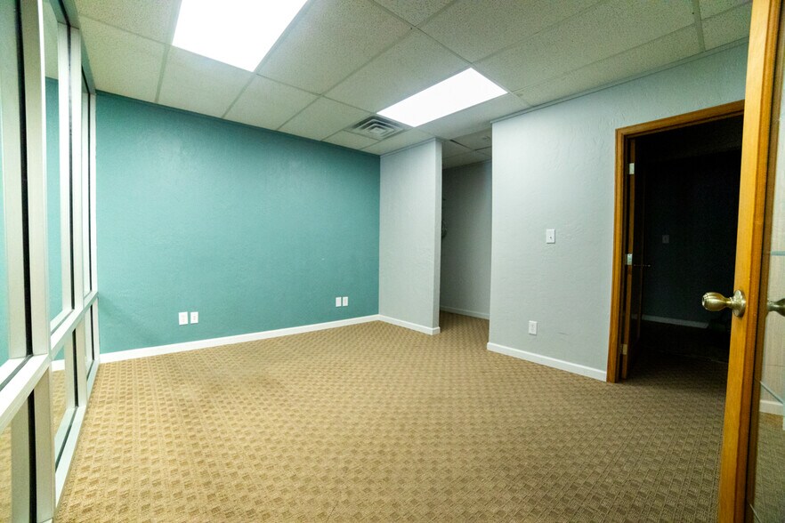 350 E 7th St, Loveland, CO à louer - Photo du bâtiment - Image 3 de 12