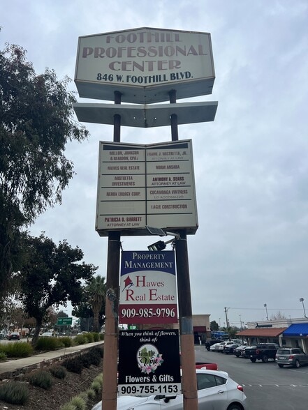 846 W Foothill Blvd, Upland, CA à louer - Photo du bâtiment - Image 2 de 2