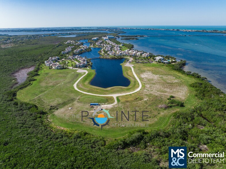 12340 Manatee Ave W, Bradenton, FL à vendre - Photo du bâtiment - Image 1 de 35