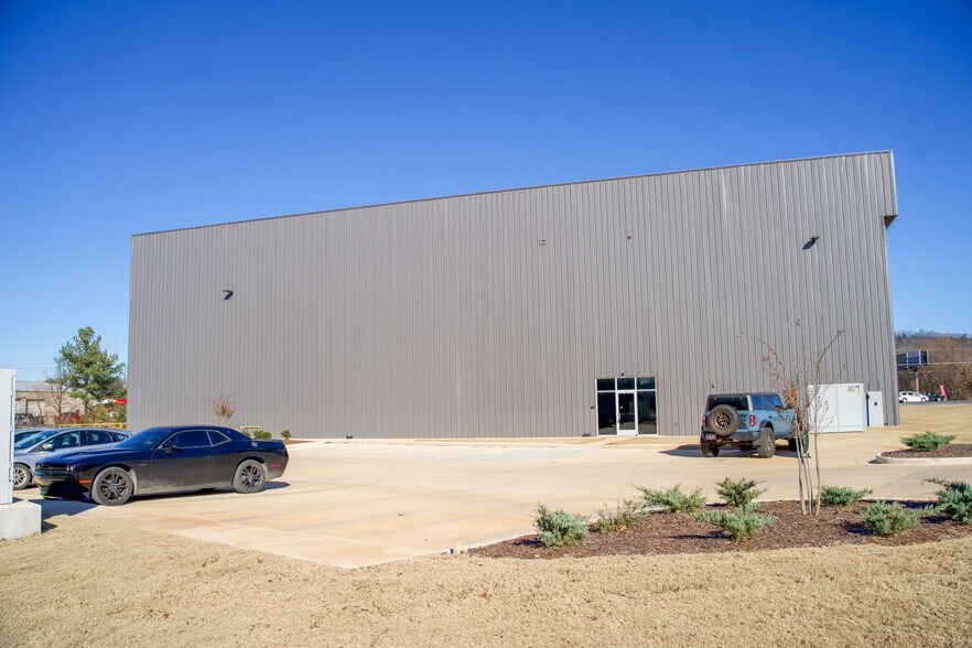 101 Spacegate Dr NW, Huntsville, AL à louer - Photo du bâtiment - Image 1 de 11