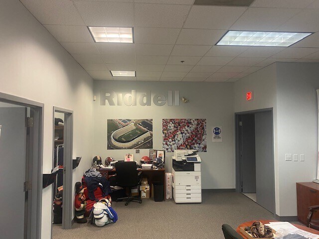 14 Jewel Dr, Wilmington, MA à louer - Photo intérieure - Image 3 de 5