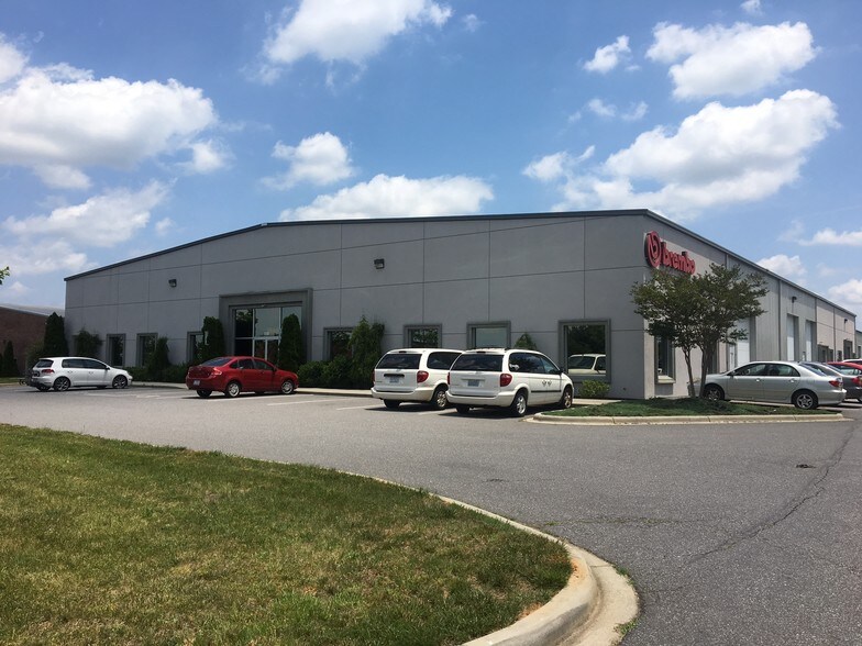 114-116 Infield Ct, Mooresville, NC à louer - Photo du bâtiment - Image 3 de 8