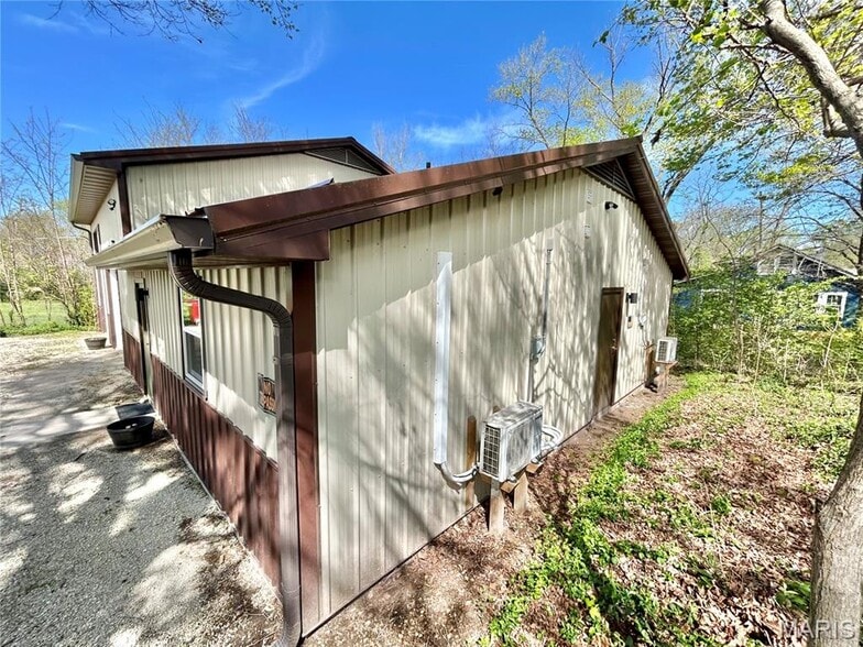306 E Franklin St, Salem, MO à vendre - Photo du bâtiment - Image 3 de 17