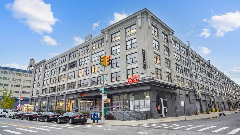 31-00 47th Ave, Long Island City, NY à louer - Photo du bâtiment - Image 3 de 8