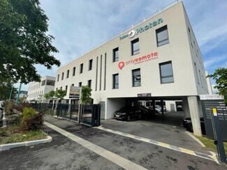 Plus de détails pour 10 Chemin De L'Industrie, Dardilly - Bureau à louer