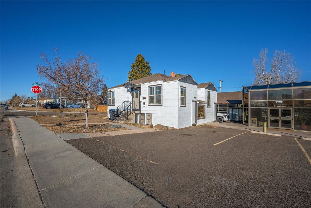 1501 Carbon Ave, Cheyenne, WY for lease Primary Photo- Image 1 of 27