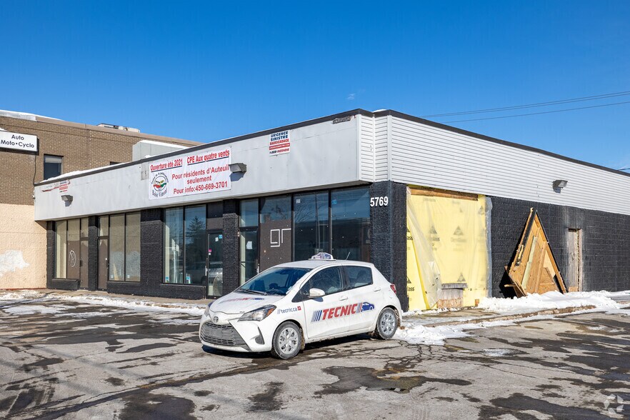 5769-5795 Boul Des Laurentides, Laval, QC à louer - Photo du bâtiment - Image 2 de 9