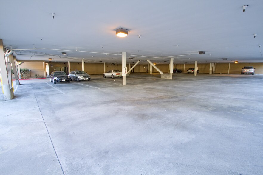 512 Via de la Valle, Solana Beach, CA à louer - Photo du bâtiment - Image 2 de 5