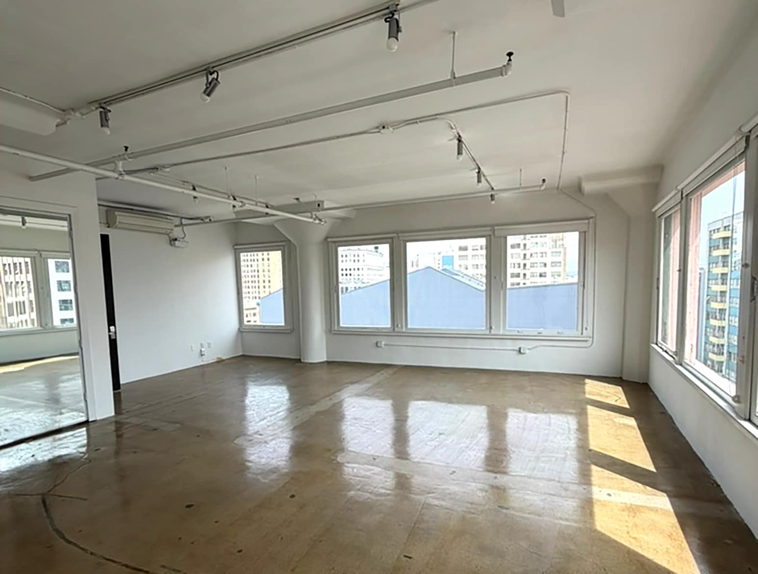 120 E 8th St, Los Angeles, CA for lease Interior Photo- Image 1 of 5