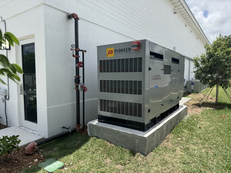 5620 SW 67th Ave, South Miami, FL for sale - Building Photo - Image 3 of 13