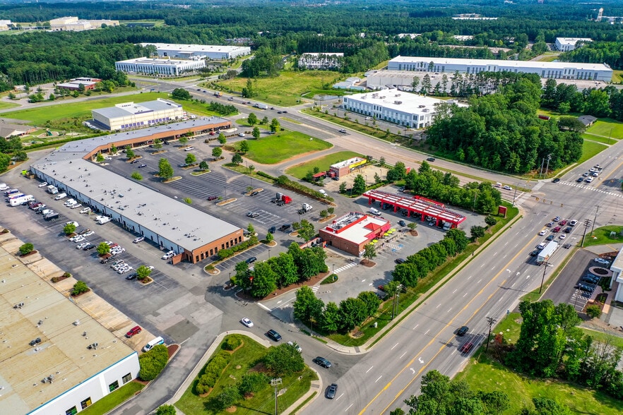 2945 S Miami Blvd, Durham, NC for lease - Building Photo - Image 3 of 5